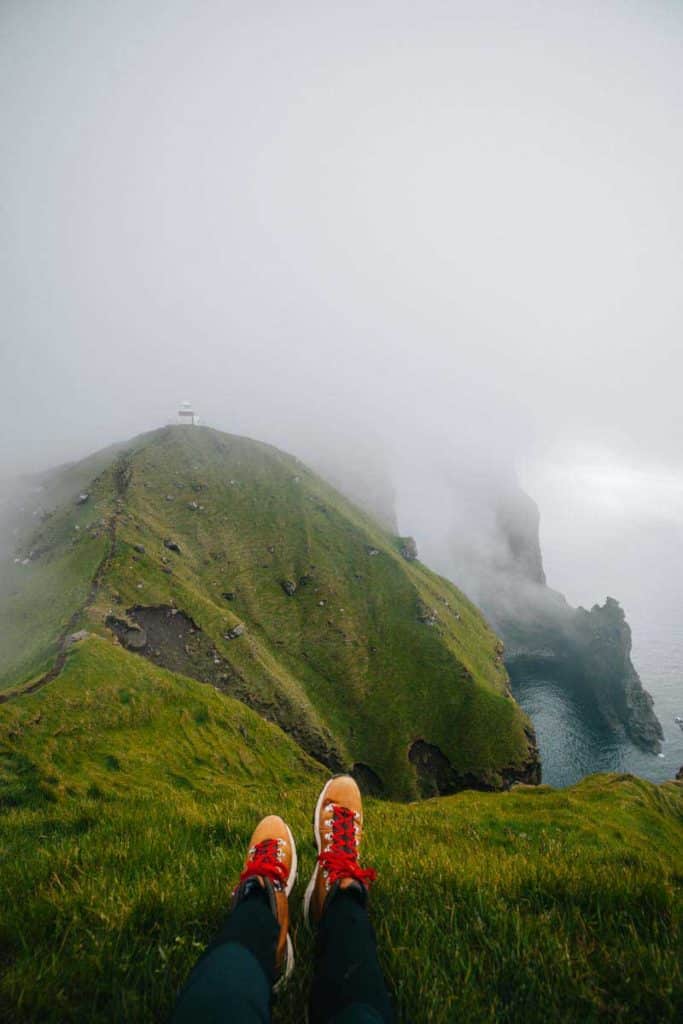 Le phare kullar, une randonnée à faire sur l'île de Kalsoy. credit photo : Clara Ferrand - blog Wildroad
