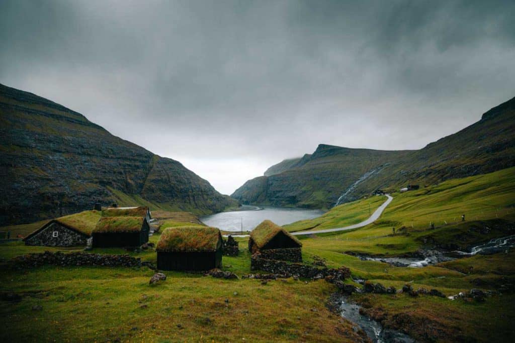 Randonnee sur les iles Féroé, autour du village de Saksun. credit photo : Clara Ferrand - blog Wildroad