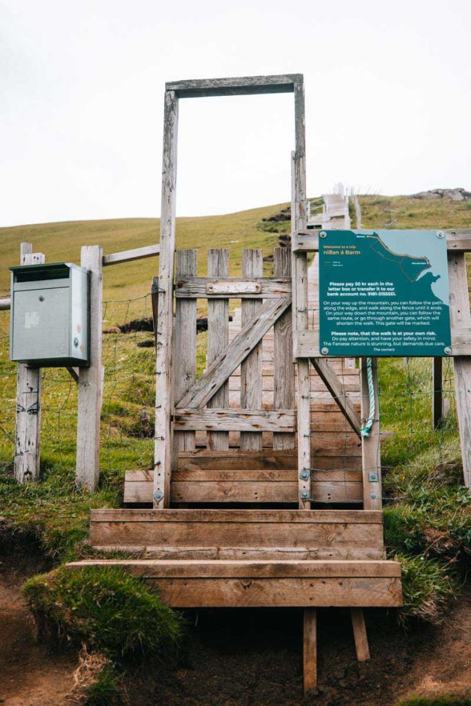 La politique des randonnée payantes aux Îles Féroé. credit photo : Clara Ferrand - blog Wildroad