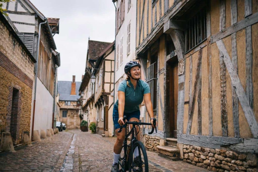 Découvrir la ville de Troyes lors d'un séjour à vélo. crédit photo : Clara Ferrand - blog Wildroad