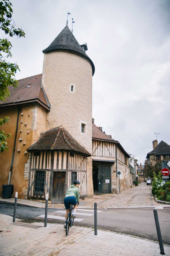 Départ de Troyes pour notre itinéraire à vélo gravel. crédit photo : Clara Ferrand - blog Wildroad