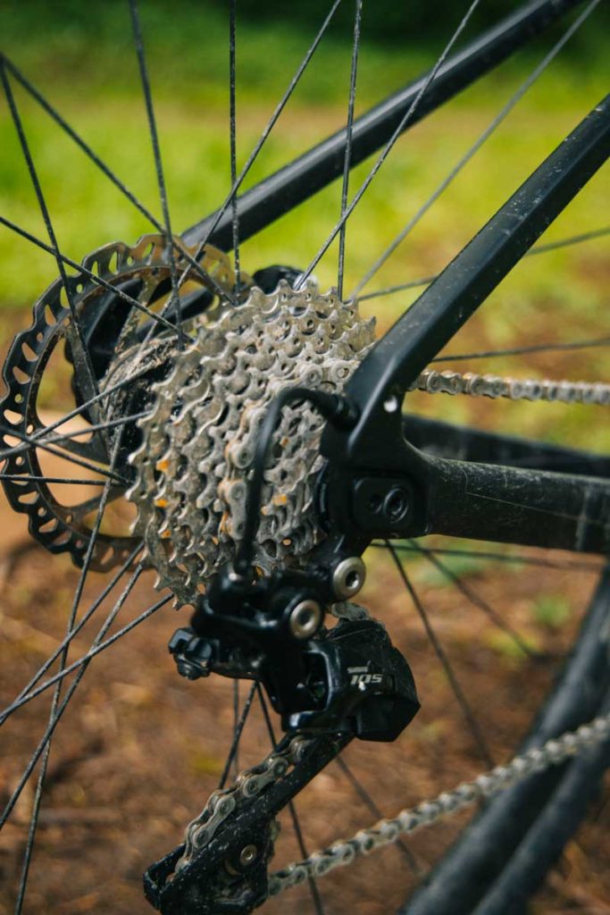 Mon équipement vélo gravel, un Giant revolt. crédit photo : Clara Ferrand - blog Wildroad