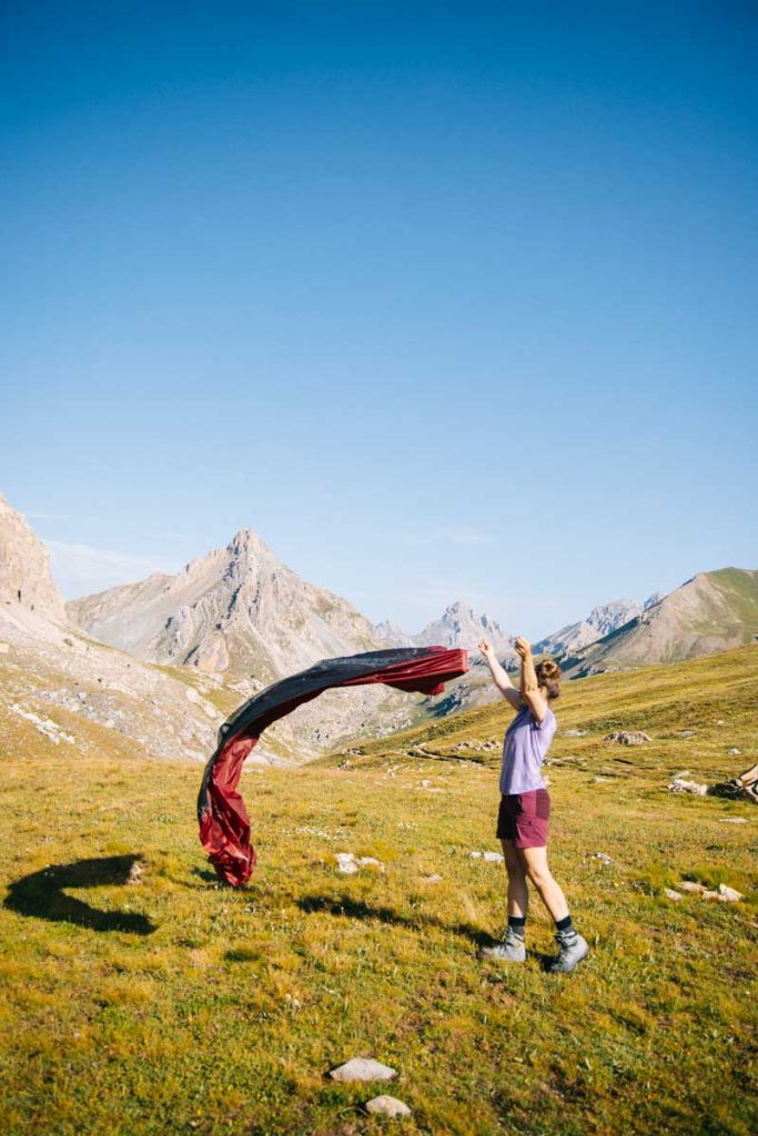 les avantages des tentes MSR : légèreté et robustesse des modèles de bivouac. crédit photo : Clara FERRAND - blog Wildroad