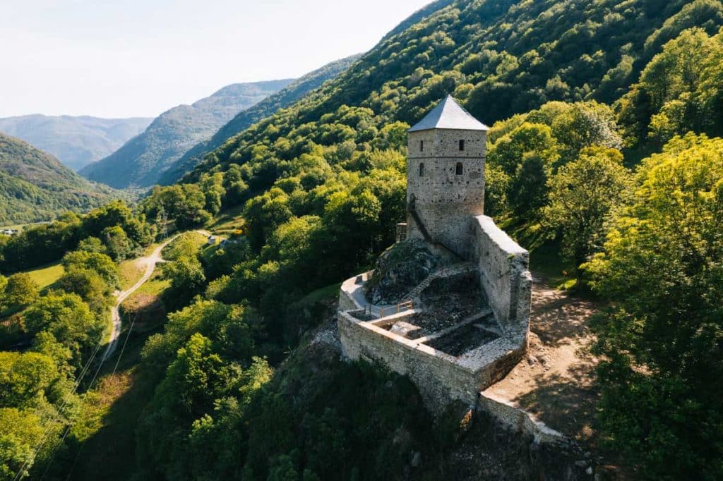 Les, dans la vallée du Baish aran château. Credit Photo : Clara Ferrand - Blog Wildroad