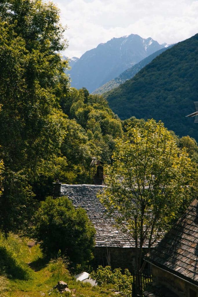 La vallée de Baish Aran et le village de Bausen. Crédit Photo : Clara Ferrand - Blog Wildroad