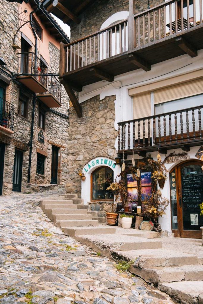 Découvrir le village de Bellver de Cerdanya. Crédit Photo : Clara Ferrand - Blog Wildroad