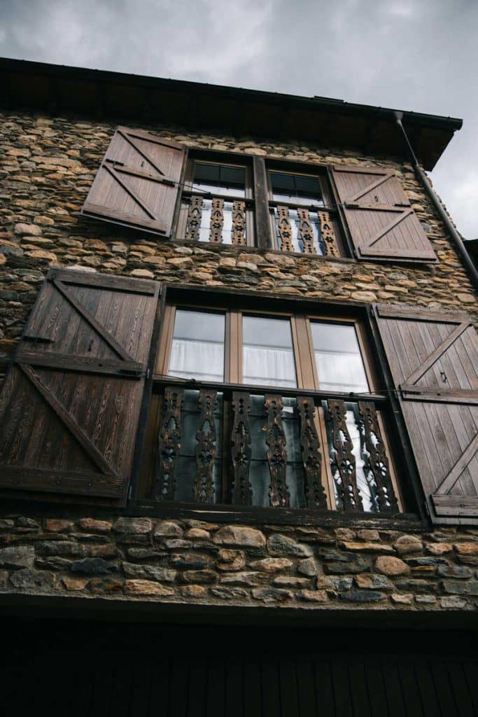 Le village de Gessa pendant la visite du Naut Aran dans les Pyrénées. Crédit Photo : Clara Ferrand - Blog Wildroad