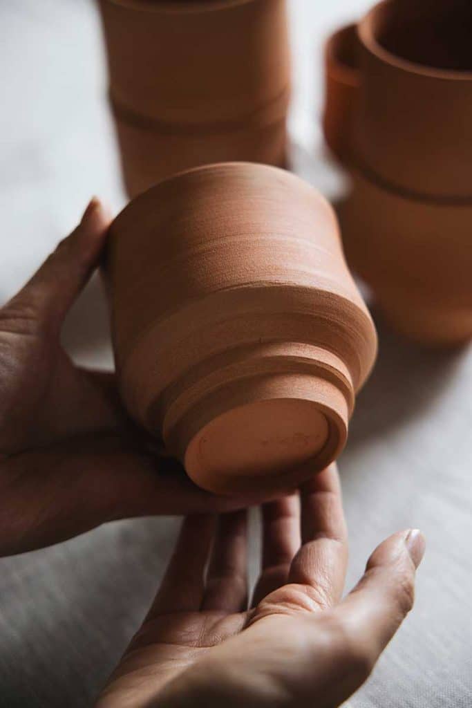 La poterie début d'une activite créative sous le nom de Wildroad ceramics
