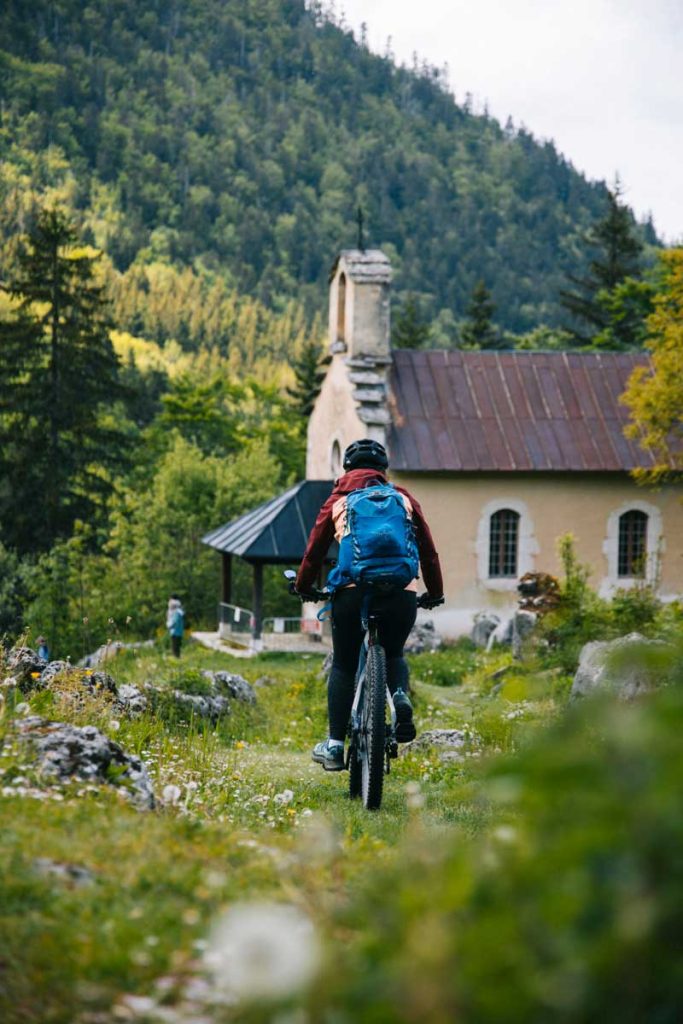 Un circuit à la journée en VTT pour visiter bois barbu et Valchevrière. crédit photo : Clara Ferrand - blog Wildroad