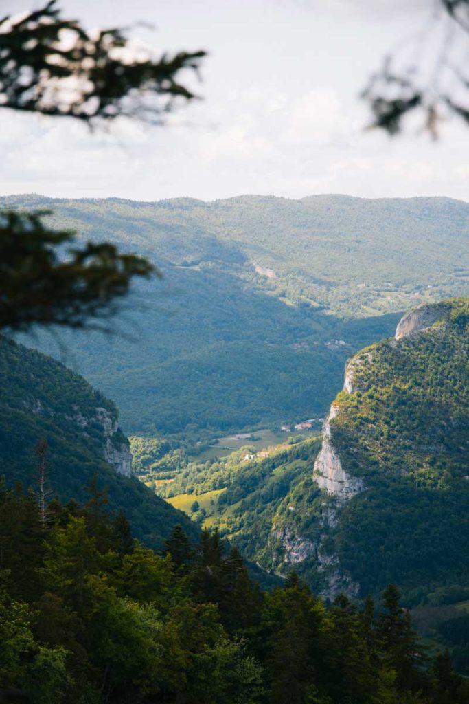 Les paysage les gorges de la Bourne dans le nord du Vercors. crédit photo : Clara Ferrand - blog Wildroad
