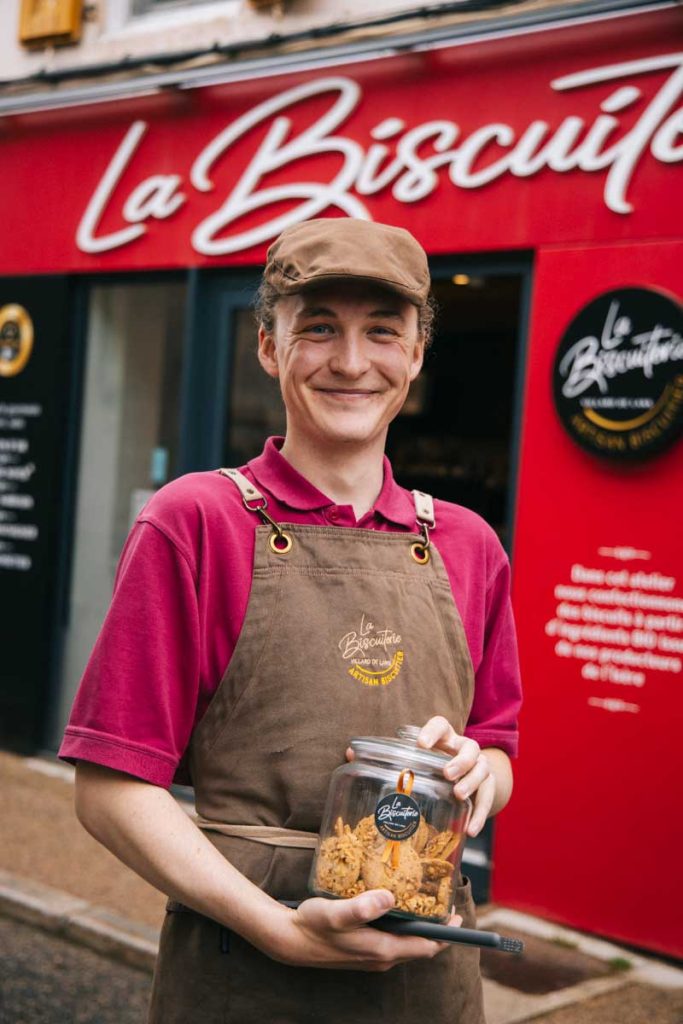 Visite de la Biscuiterie de Villard : recette à base de produits régionaux du plateau du Vercors. crédit photo : Clara Ferrand - blog Wildroad
