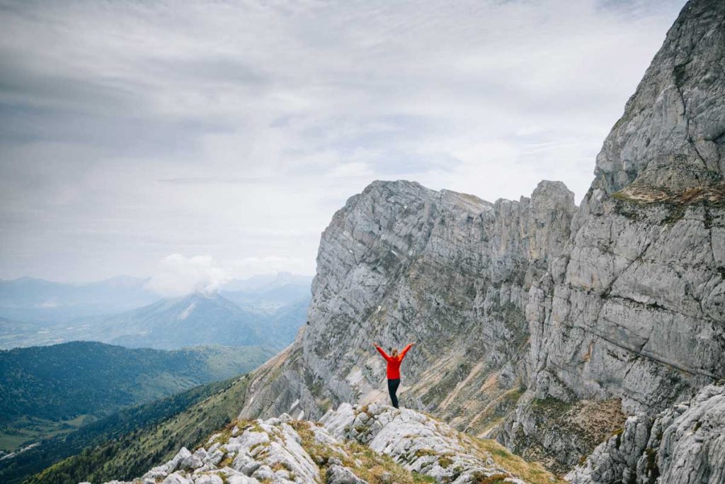 La randonnée du Pas de l'Oreille avec son panorama sur le mont Aiguille. crédit photo : Clara Ferrand - blog Wildroad