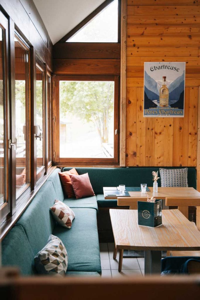 Le restaurant des Hauts Plateaux à Corrençon-en-Vercors. crédit photo : Clara Ferrand - blog Wildroad