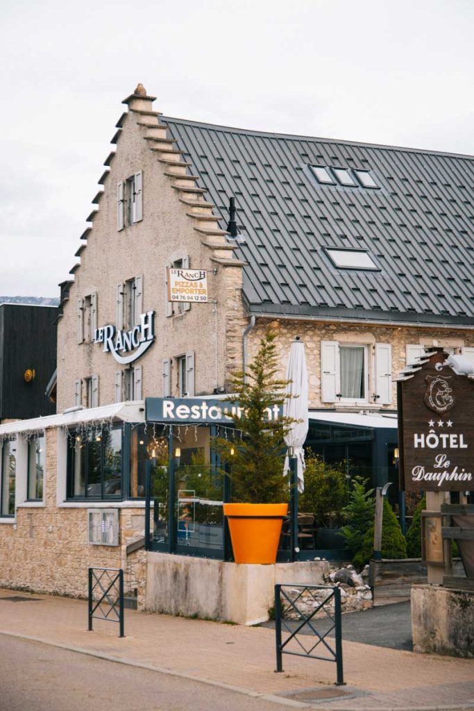 Le restaurant le Ranch à Villard-de-Lans. crédit photo : Clara Ferrand - blog Wildroad