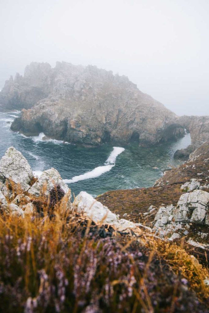 L'arche naturel de la pointe de Dinan depuis le sentier des douaniers. crédit photo : Clara Ferrand - blog Wildroad
