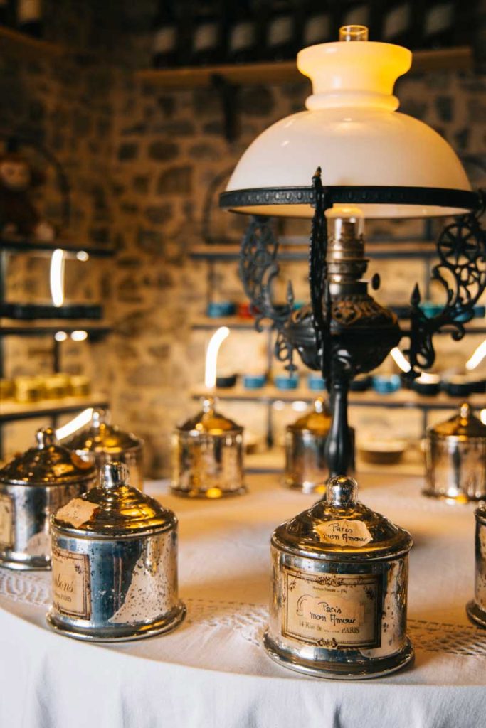 Artisan en mayenne : savonnerie senteurs et charmes d'Antant à Sainte-Suzanne. Crédit photo : Clara Ferrand - blog Wildroad