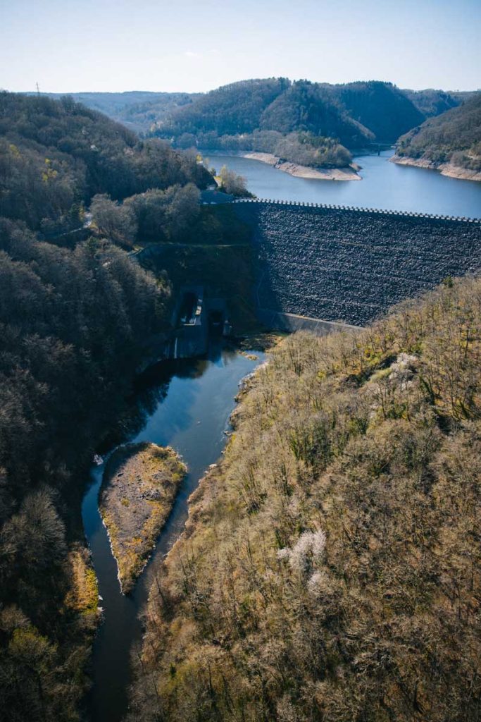barrage des fades depuis viaduc des Fades. Crédit photo : Clara Ferrand - blog Wildroad
