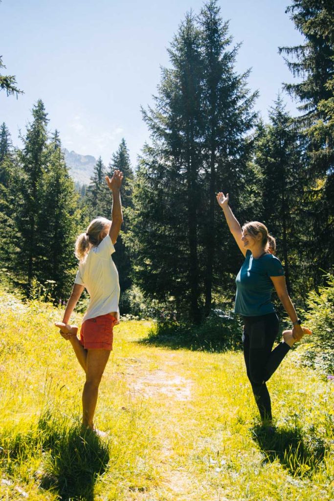 Sortie bien-être à Méribel : balade yoga. Crédit photo : Clara Ferrand - blog Wildroad