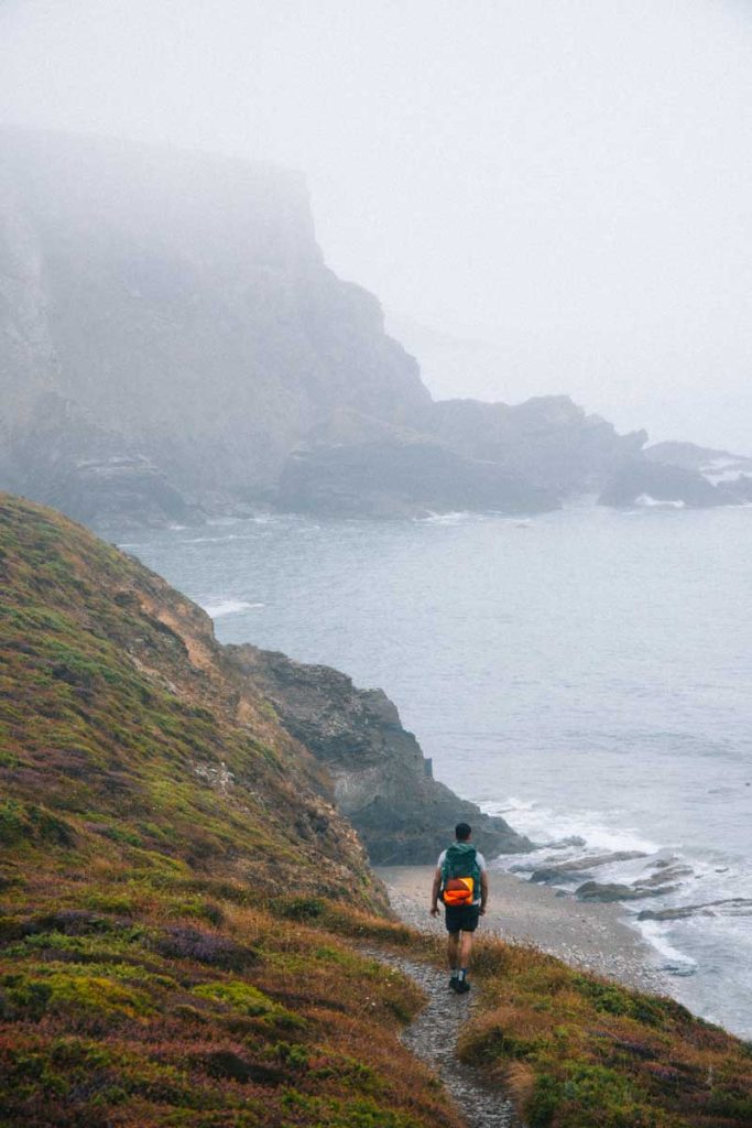 Le chateau de la pointe de Dinan : marcher 4 jours sur le Gr34. crédit photo : Clara Ferrand - blog Wildroad