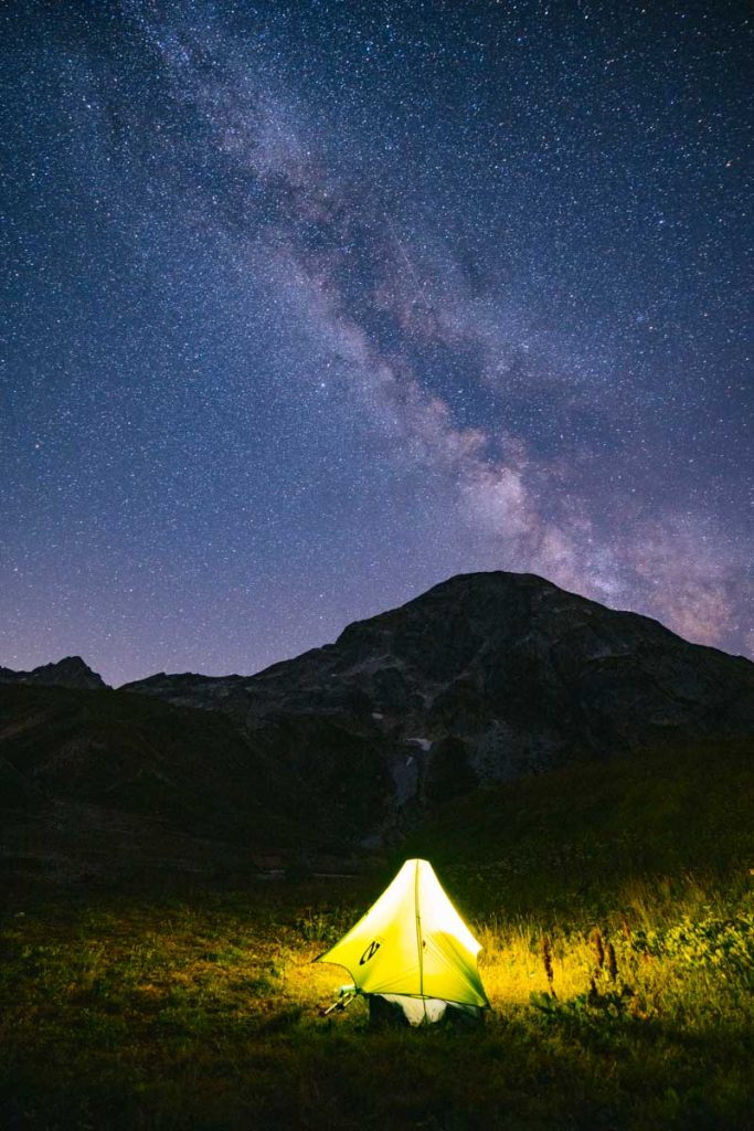 dormir une nuit en bivouac sous la Voie lactée à Méribel. Crédit photo : Clara Ferrand - blog Wildroad
