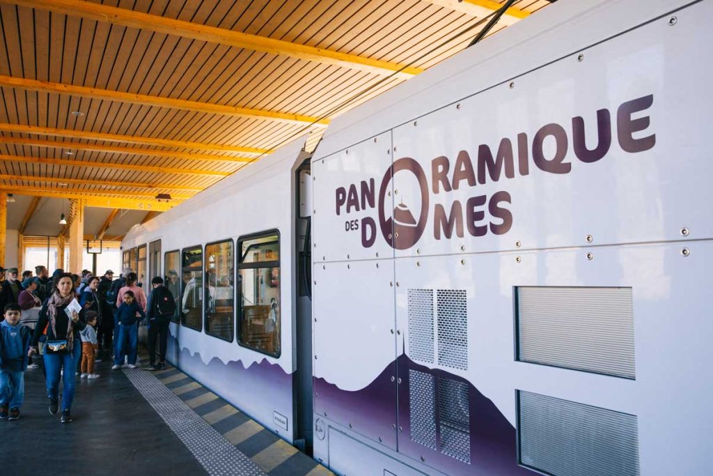 le train à crémaillère du panoramique des dômes en Auvergne. Crédit photo : Clara Ferrand - blog Wildroad