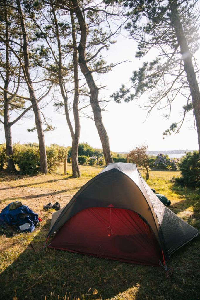Peut-on bivouaquer sur la presqu'île de Crozon ? crédit photo : Clara Ferrand - blog Wildroad