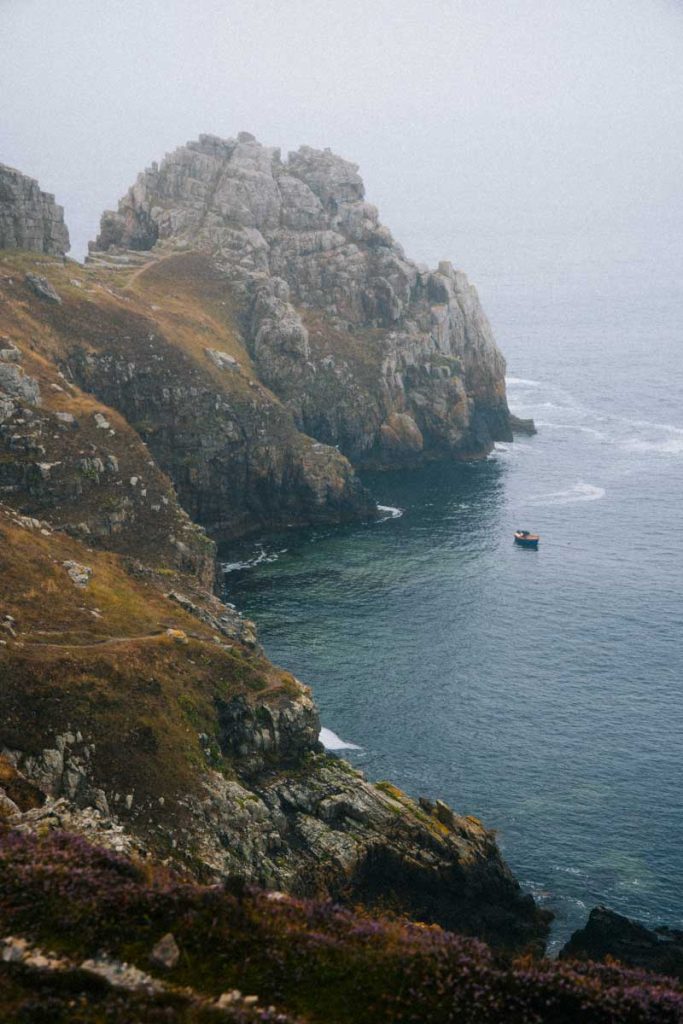 La pointe de Dinan depuis le sentier du GR34. crédit photo : Clara Ferrand - blog Wildroad