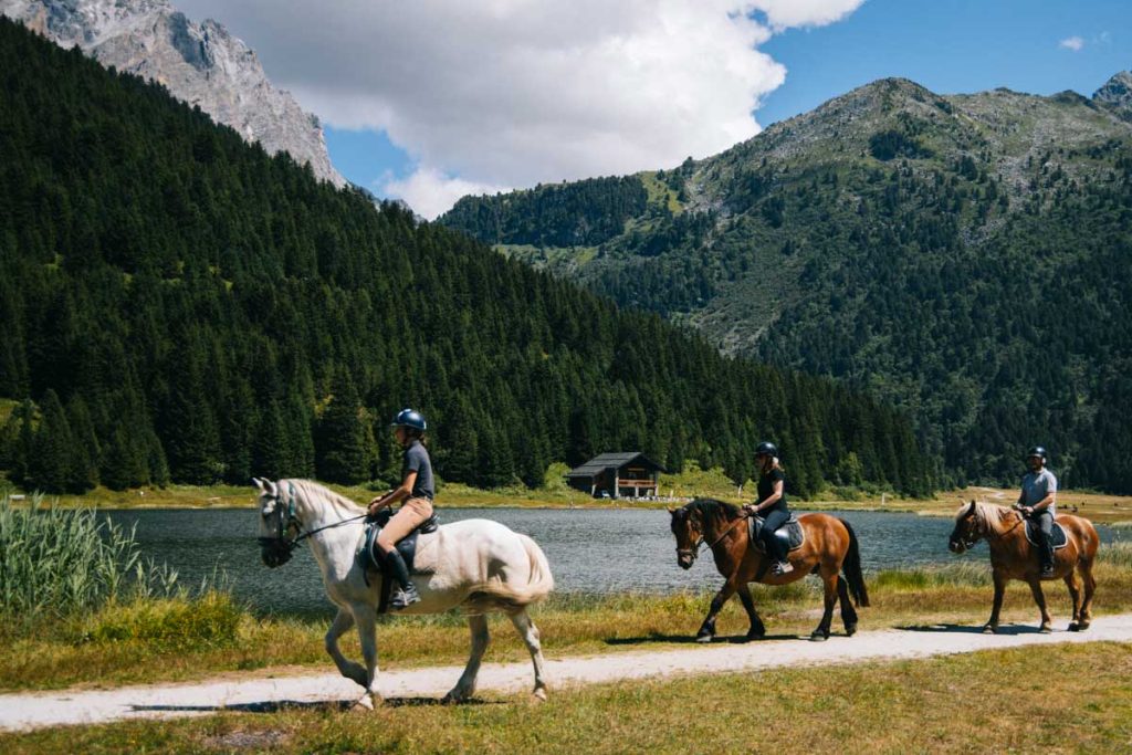 randonné à cheval en Savoie à méribel avec le ranch nordique. Crédit photo : Clara Ferrand - blog Wildroad
