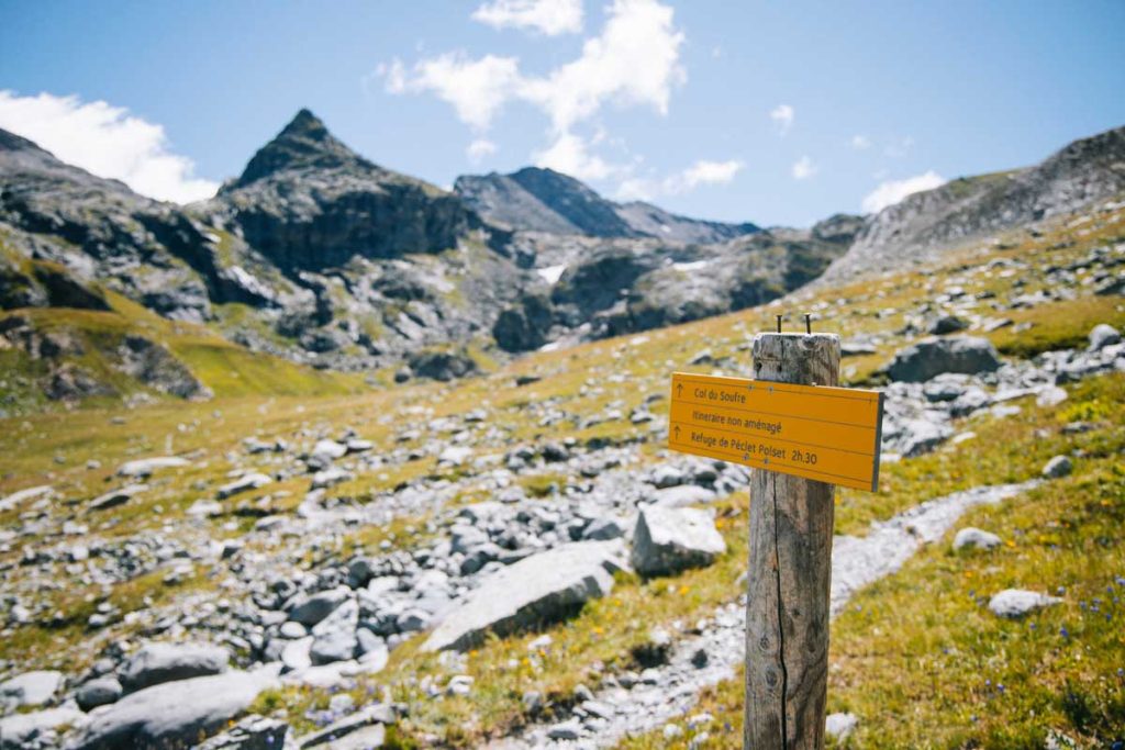La randonnée du tour des lacs du mont Coua et col du soufre. Crédit photo : Clara Ferrand - blog Wildroad