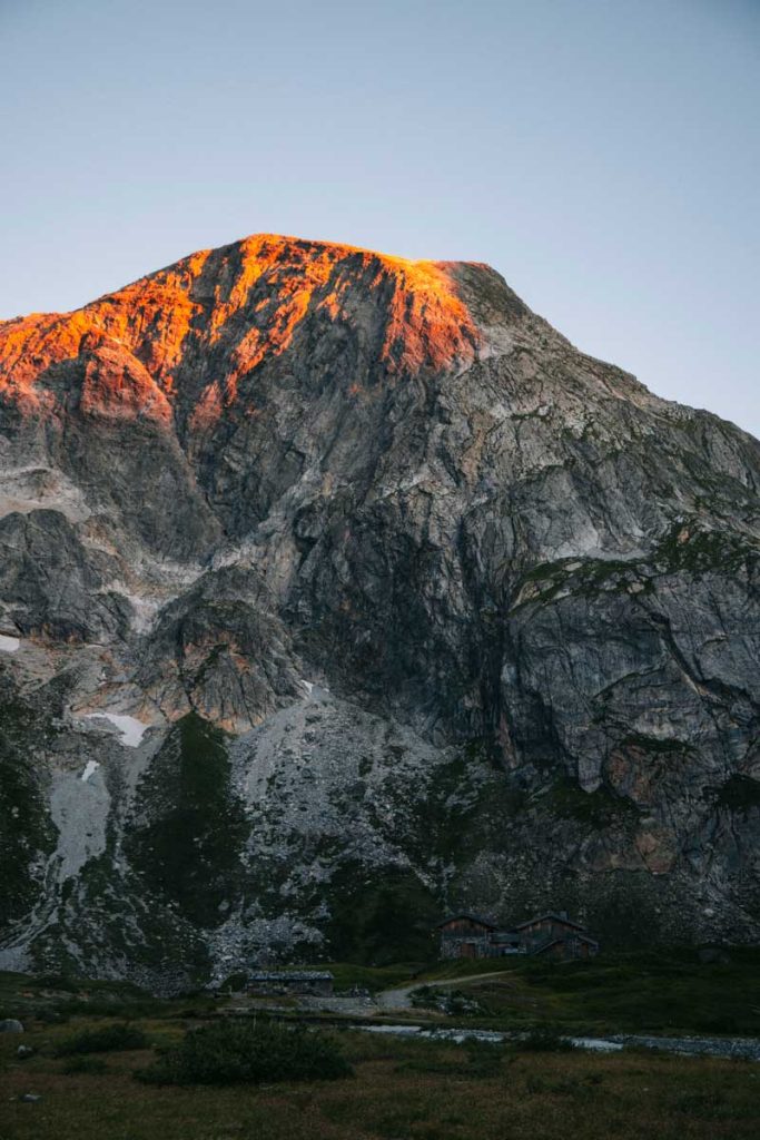 La roche pellier au coucher de soleil. Crédit photo : Clara Ferrand - blog Wildroad