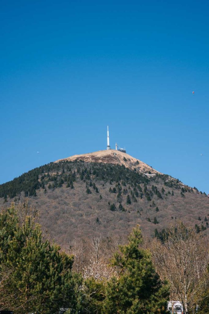 visiter le sommet du Puy de dôme. Crédit photo : Clara Ferrand - blog Wildroad