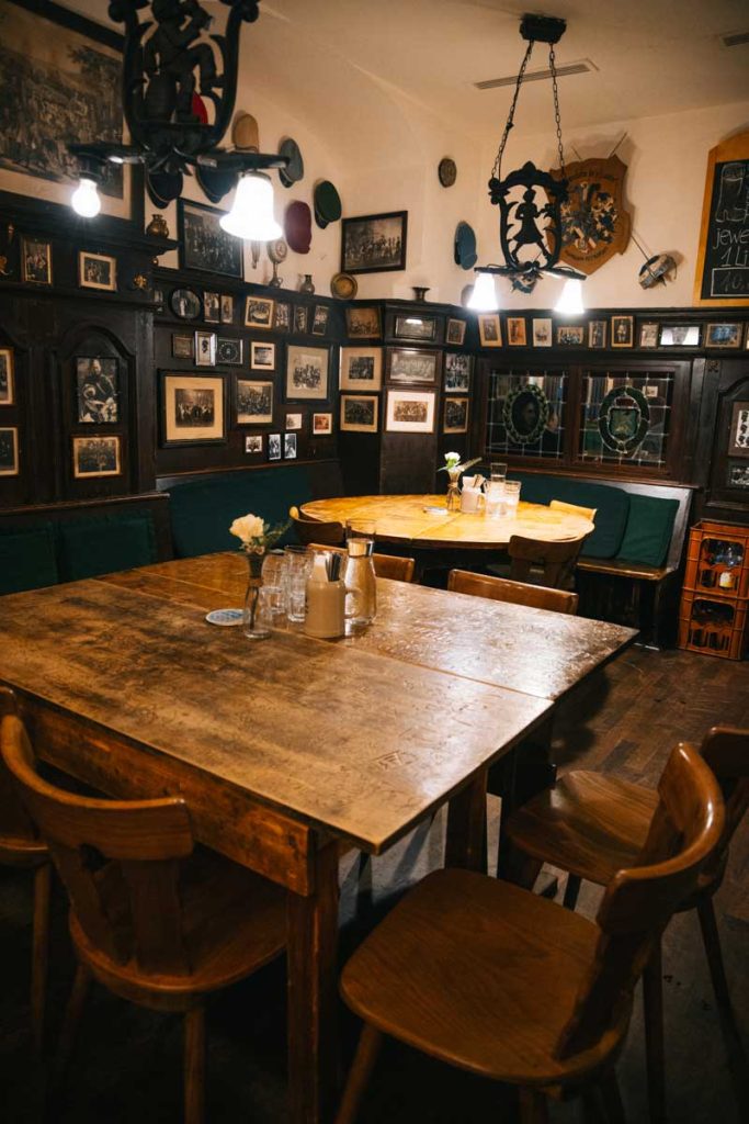 Le bar des confréries étudiantes d'Heidelberg. crédit photo. : Clara Ferrand - blog Wildroad