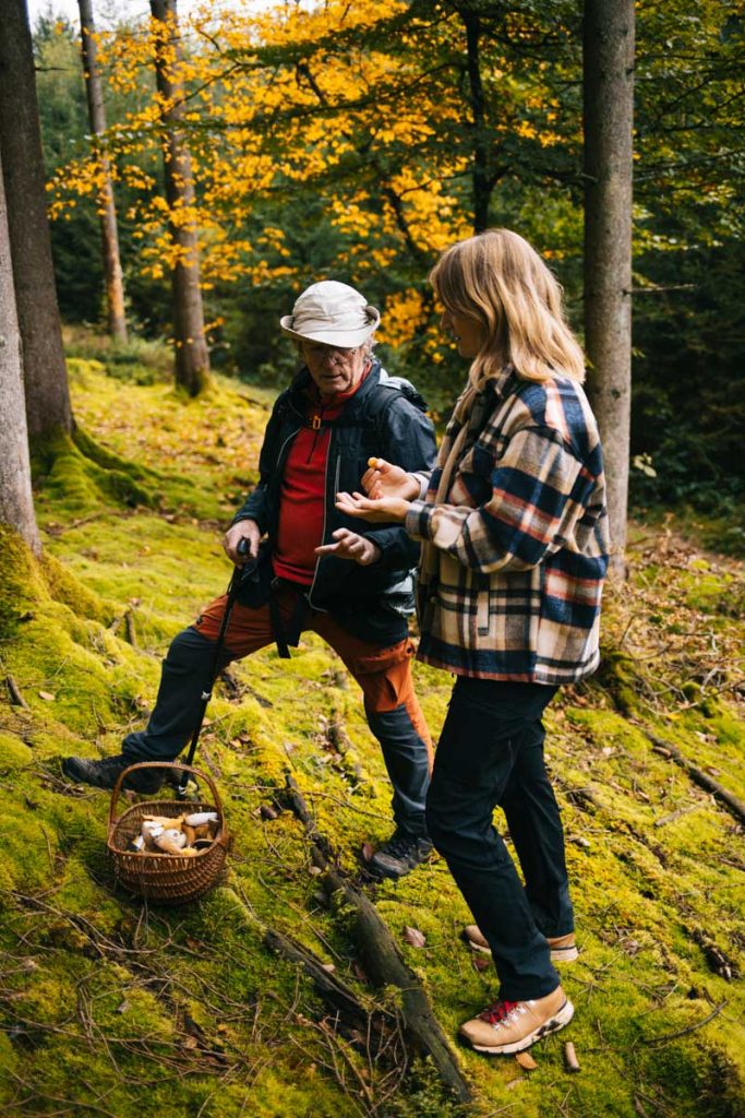 Sortie avec Roger, guide nature, pour une cueillette de champignon en Wallonie. crédit photo : Clara Ferrand - blog Wildroad