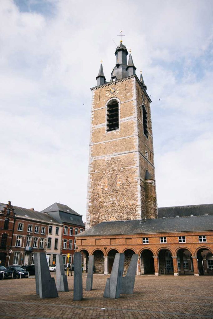 Le befrois de la ville de Thuin, une visite à faire dans la province de Hainaut. crédit photo : Clara Ferrand - blog Wildroad