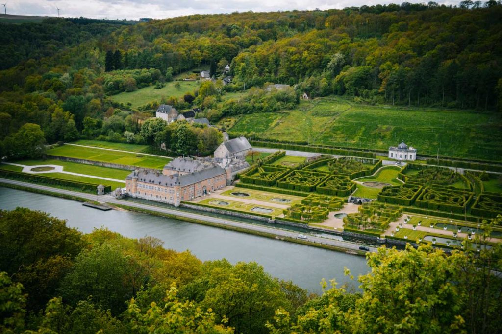 Le château de Freyr depuis son rocher. crédit photo : Clara Ferrand - blog Wildroad