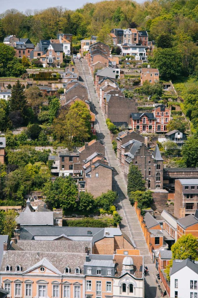 Les escaliers de la montagne de Bueren à Liège en Wallonie. crédit photo : Clara Ferrand - blog Wildroad